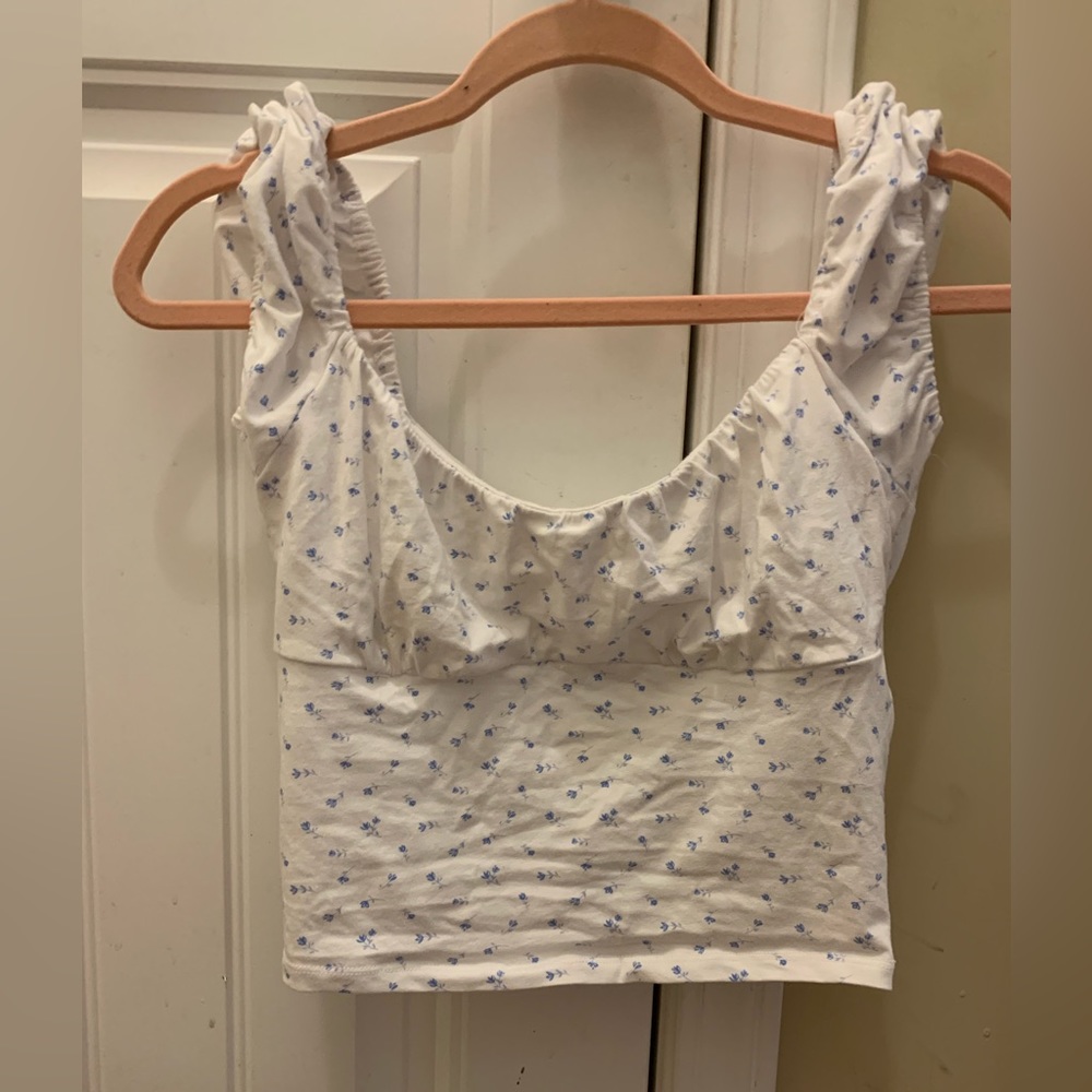 Hollister flowered top
